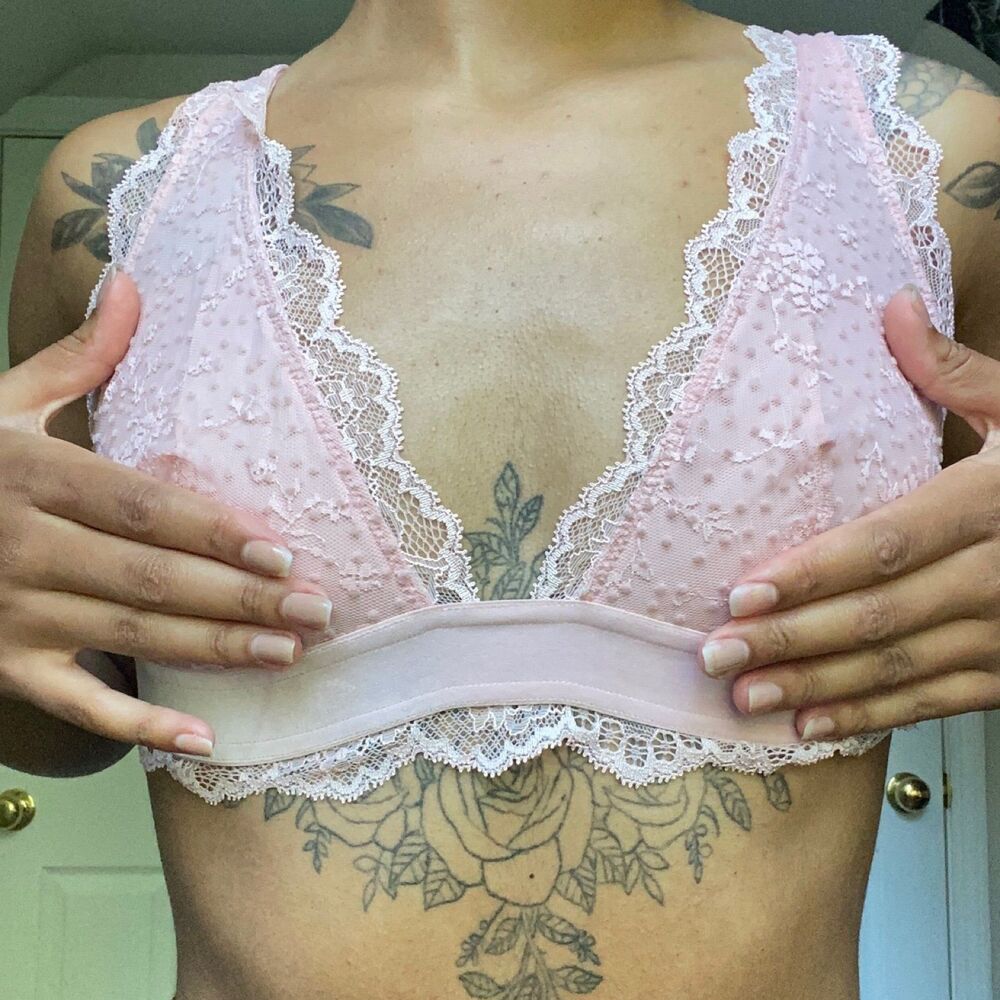 Victoria’s Secret Adjustable Strap Lace Bralette